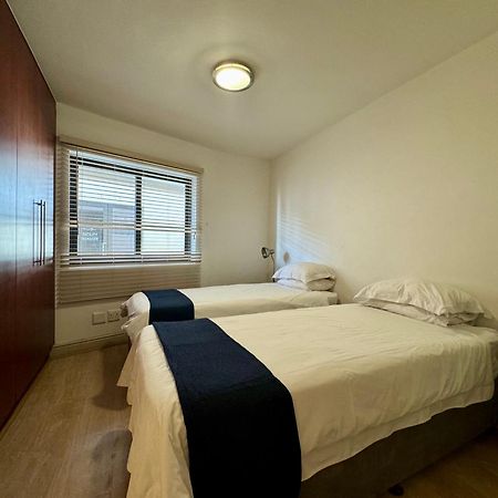 Loddey'S Self Catering Apartments - By Beach Collection Strand Exterior photo
