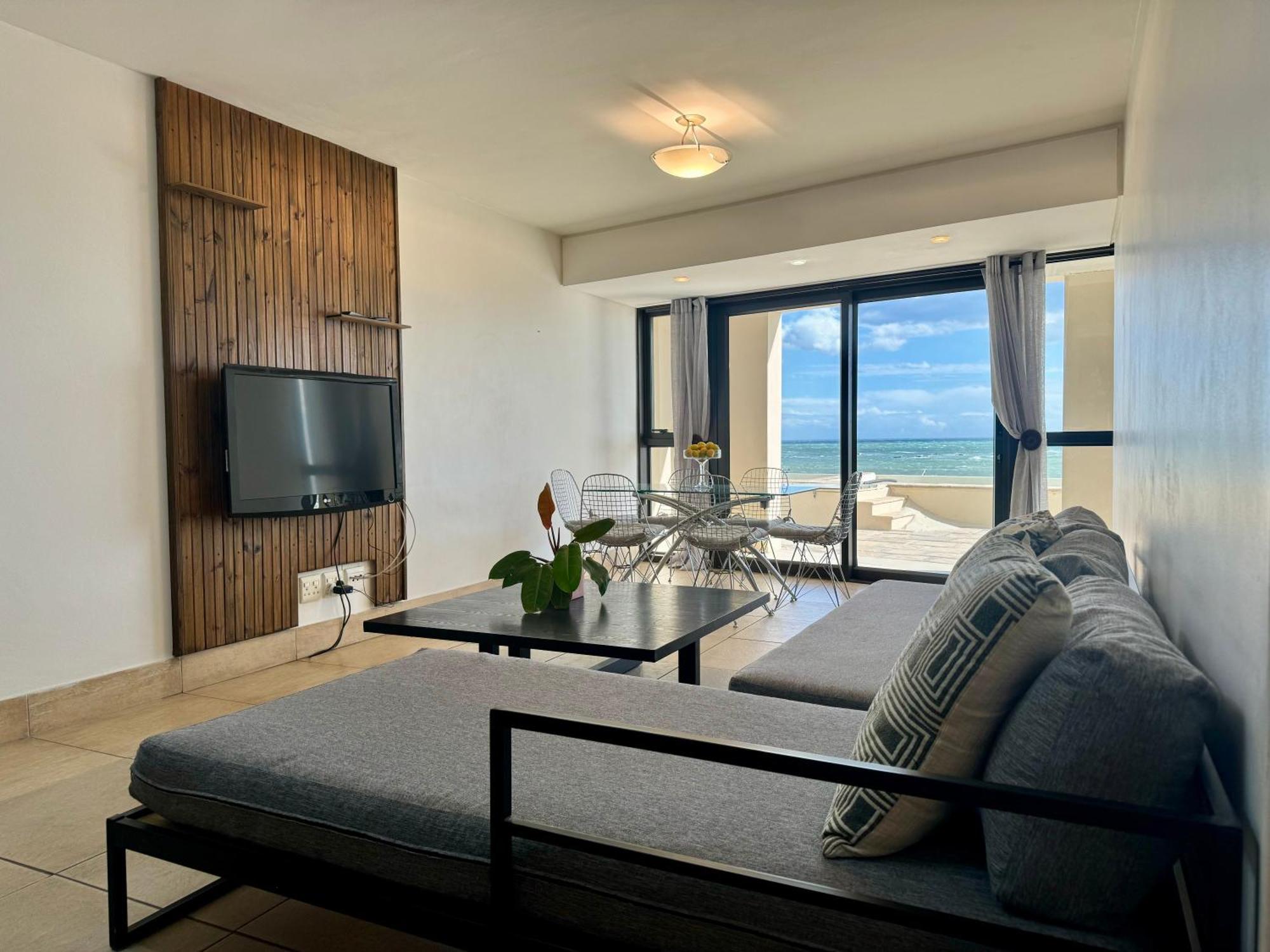 Loddey'S Self Catering Apartments - By Beach Collection Strand Exterior photo